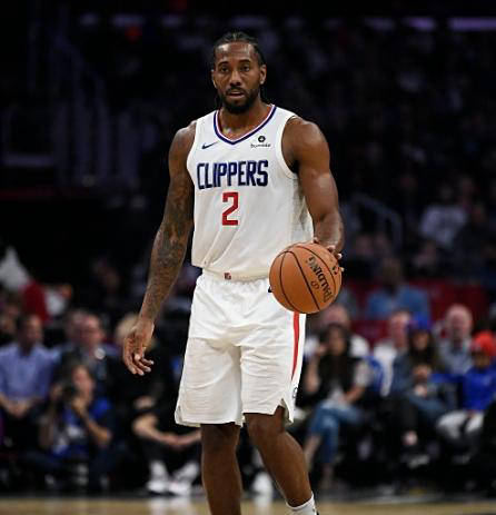 末节存在感有限！巴特勒11中6得到15分8篮板5助攻（末节影响力不足，巴特勒11投6中拿下15分8篮板5助攻）