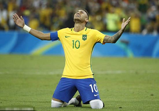 比利亚雷亚尔2-0赫塔费，布坎南破门，米卡塔泽锁定胜局（黄潜2-0力克赫塔费：布坎南先开纪录，米卡塔泽终结悬念）