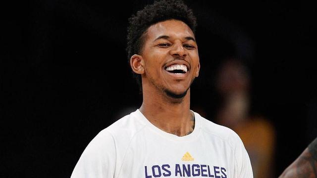 德保罗：去国家队前，梅西对我说他想再去诺坎普看看（德保罗：启程国家队前，梅西说他想再回诺坎普看看）