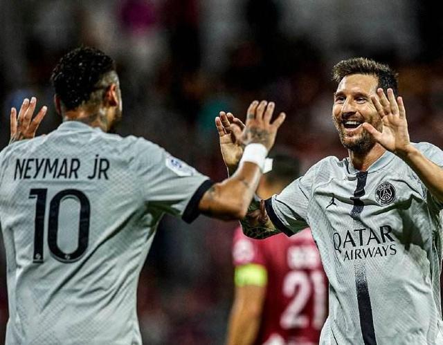 奥斯卡庆祝海港夺冠：我们是冠军！祝贺我的队友、朋友和球迷（奥斯卡欢庆海港加冕：我们就是冠军！向我的队友、朋友和球迷致贺）