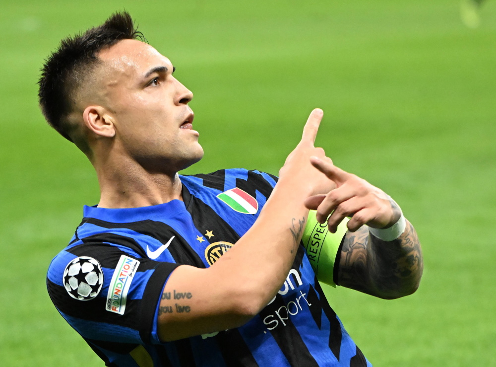 阿尔巴全场数据：2抢断3关键传球+风骚脚后跟助攻队友破门（阿尔巴闪耀全场：2次抢断+3次关键传球，脚后跟妙传助攻破门）