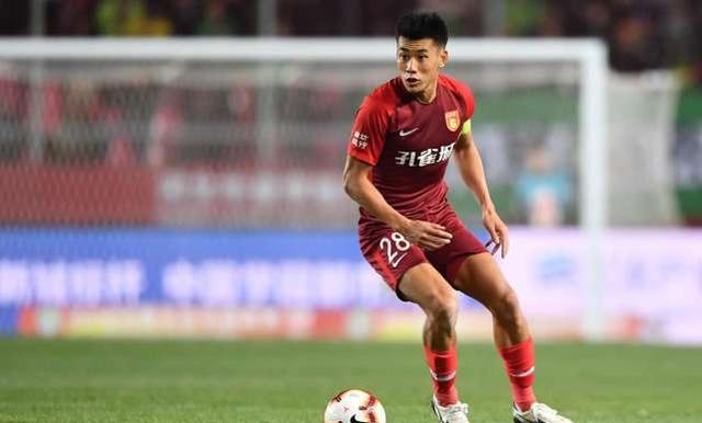 澳超半场：塔普破僵，图雷扳平，中央海岸水手1-1悉尼FC（澳超半场战报：塔普先开纪录，图雷回敬一球，中央海岸水手暂1-1悉尼FC）