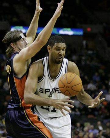 贝蒂斯迎战巴塞罗那：西甲第15轮焦点战一触即发！（贝蒂斯大战巴塞罗那：西甲第15轮巅峰对决即将开战）