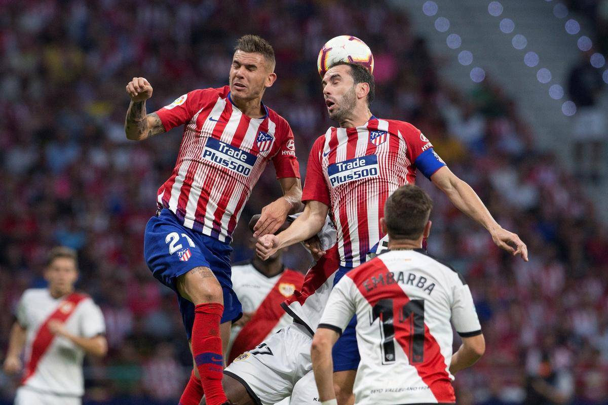 热议海港平柔佛：十分狼狈且侥幸；陈威出色全队血性（海港战平柔佛引热议：过程狼狈且侥幸，陈威高光全队展现血性）