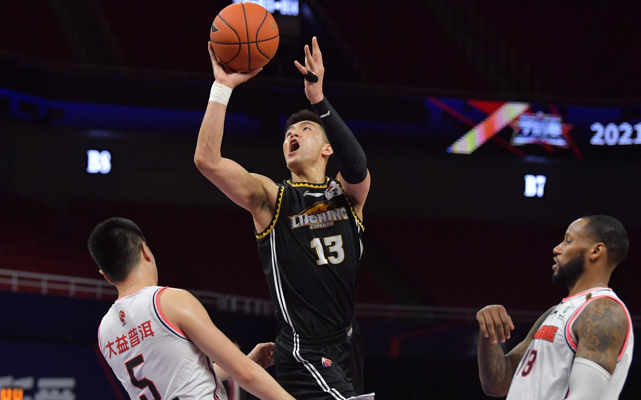 热火官方：拉尔森左脚踝扭伤，预计缺席1-2周（热火更新伤情：拉尔森左脚踝扭伤，将缺阵1-2周）