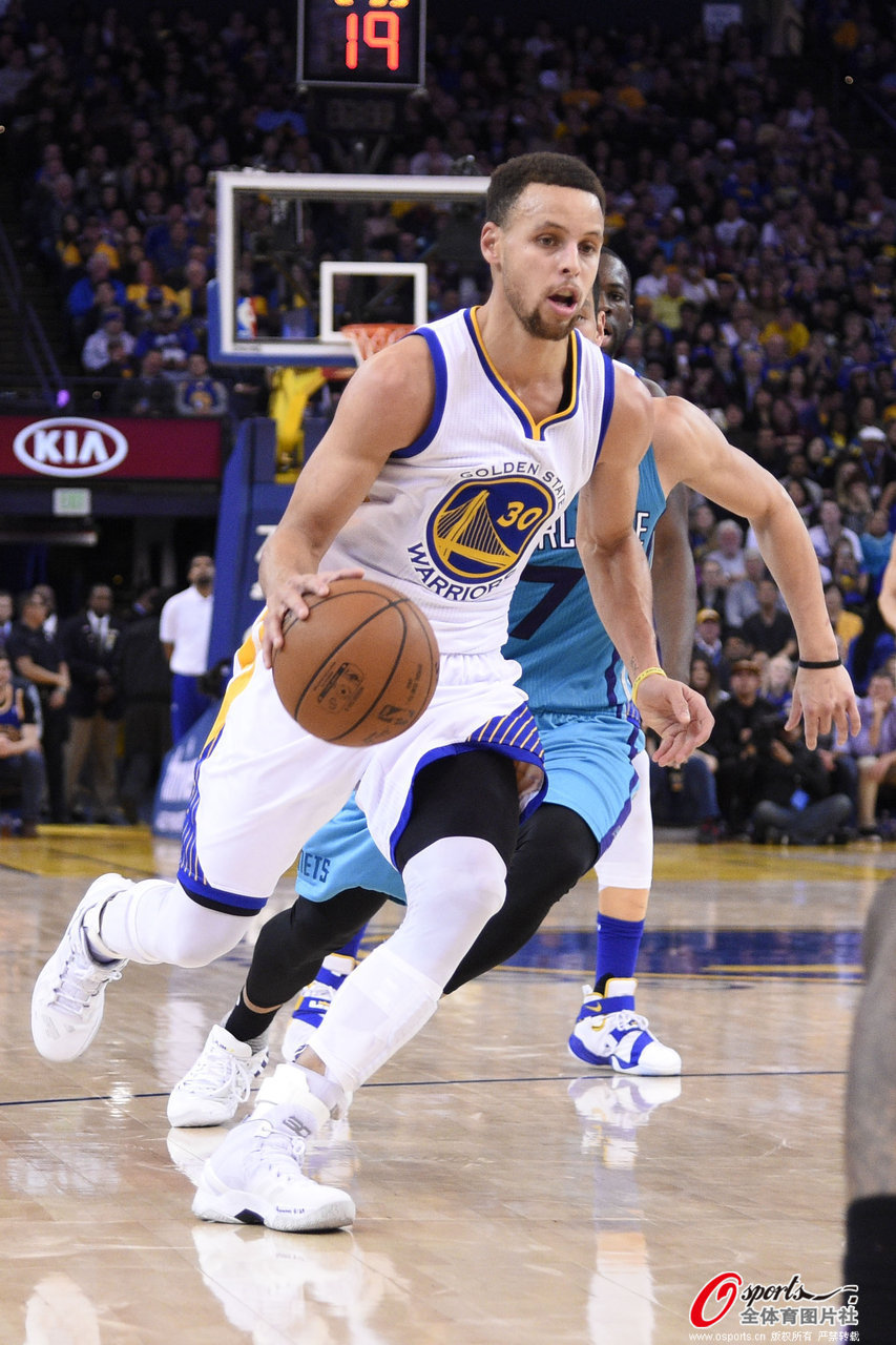 环足奖年度最佳前锋候选：哈兰德、姆巴佩、亚马尔在列（哈兰德、姆巴佩、亚马尔入围环足奖年度最佳前锋）