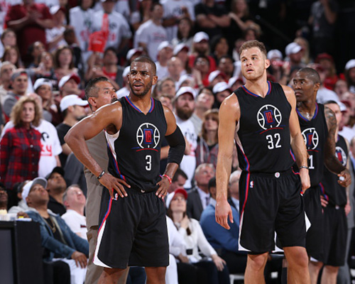 CBA俱乐部杯-上海首战39分大胜四川 山西山东开门红（CBA俱乐部杯：上海首秀39分狂胜四川，山西山东齐迎开门红）