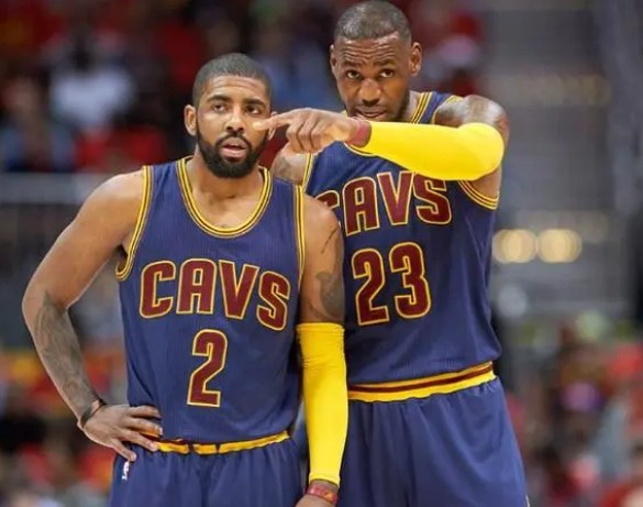 媒体人晒视频：赛后蒯纪闻安慰山东U20球员，很有大将风度（媒体人晒赛后画面：蒯纪闻安慰山东U20队员，尽显领袖气质）